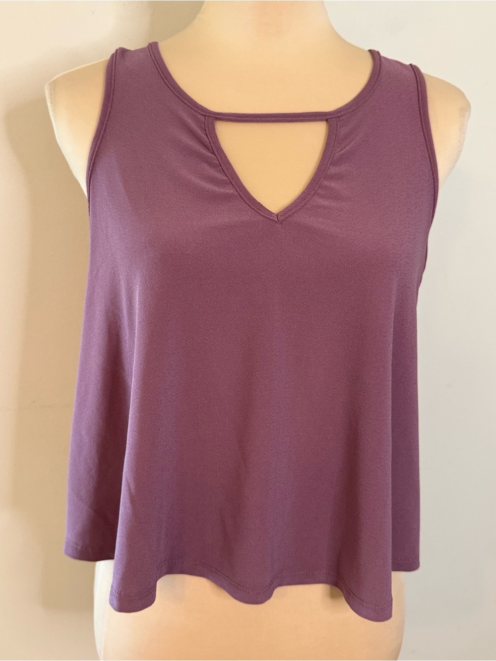 Dark Mauve sleeveless cutout dark mauve cropped top SZ LG
